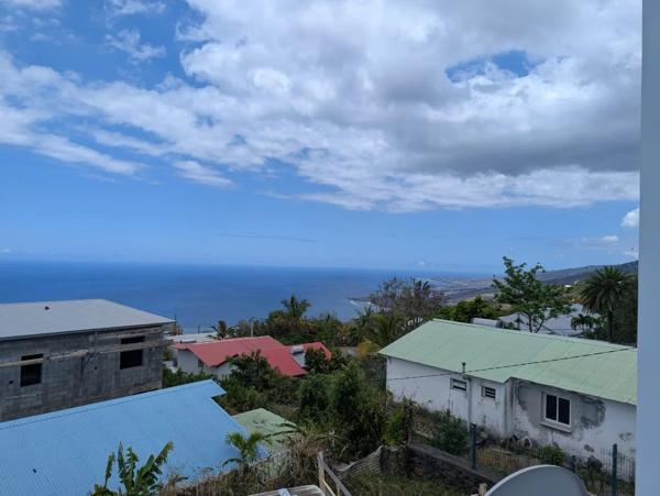 ETANG SAINT-LEU  (≈ 400 m alt) – T3 VUE MER PANORAMIQUE – 70 m² – 210 000 € HAI