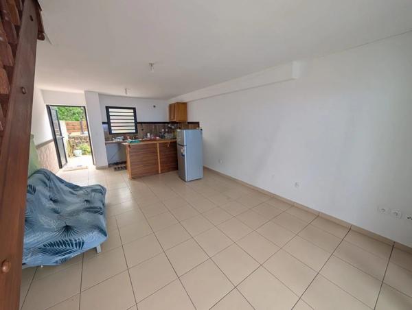 ETANG SAINT-LEU  (≈ 400 m alt) – T3 VUE MER PANORAMIQUE – 70 m² – 210 000 € HAI