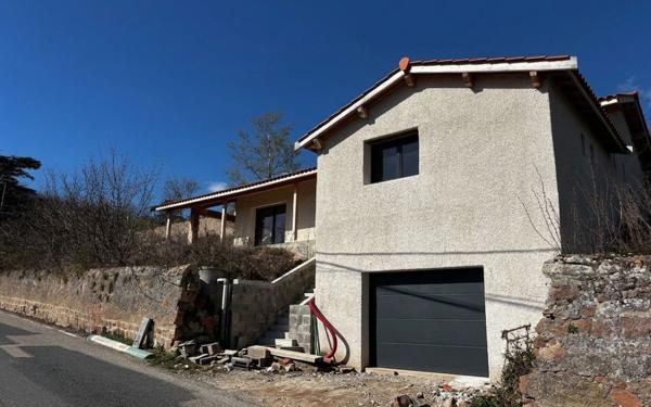 Maison à vendre    4 pièces •  Lentilly