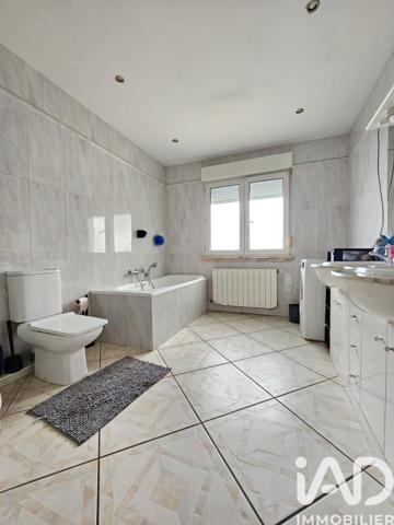 Appartement à vendre 4 pièces 131 m² Cosnes-et-Romain