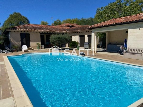 Maison d'architecte en ville - grand jardin - piscine