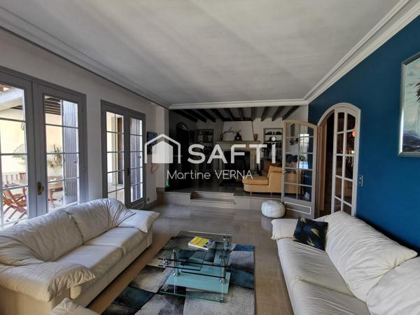 Maison d'architecte en ville - grand jardin - piscine