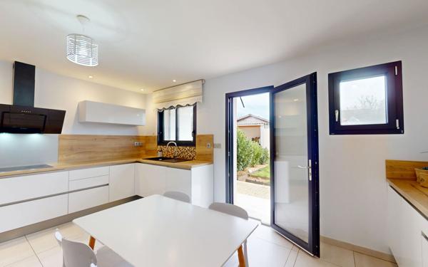 Maison à vendre    5 pièces •  Sainte-Radegonde