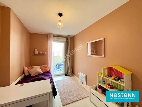 T4, REZ-DE-JARDIN, 3 CHAMBRES , GARAGE DOUBLE , LUMINEUX