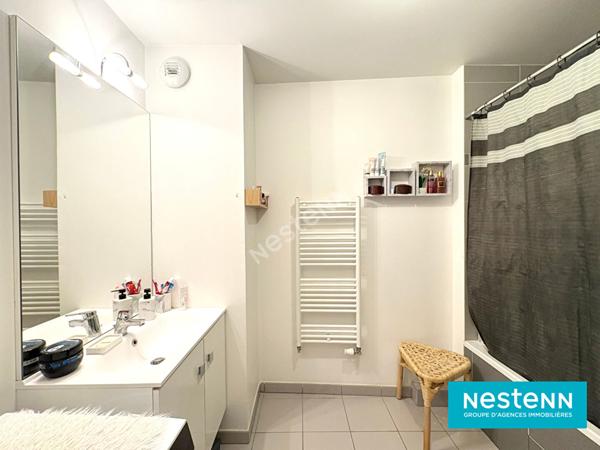 T4, REZ-DE-JARDIN, 3 CHAMBRES , GARAGE DOUBLE , LUMINEUX