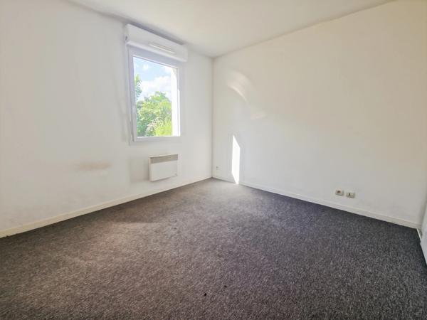 Maison à vendre 4 pièces SAINT JEAN D'ANGELY (17)- 78 m²- 3 chambres- garage- jardin