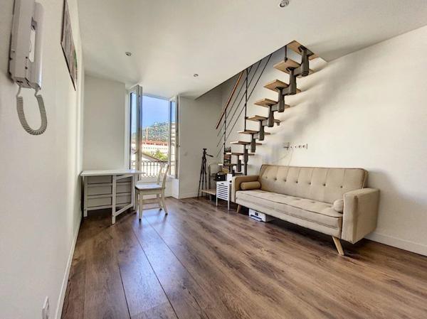 Location                                                      Appartement
                        
                     2 pièces                      26 m2                     à Nice