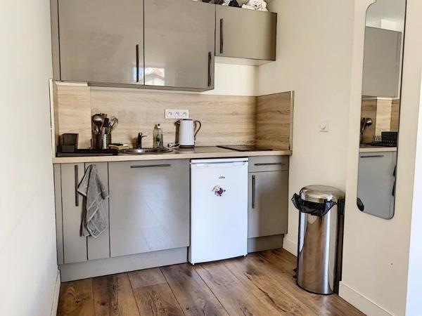 Location                                                      Appartement
                        
                     2 pièces                      26 m2                     à Nice