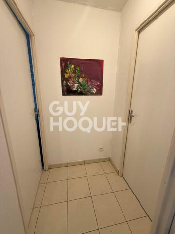 EXCLUSIVITE - à vendre à PERPIGNAN (66000) quartier gare - Appartement F2 de 37,73 m² - vendu Loué - avec terrasse et parking