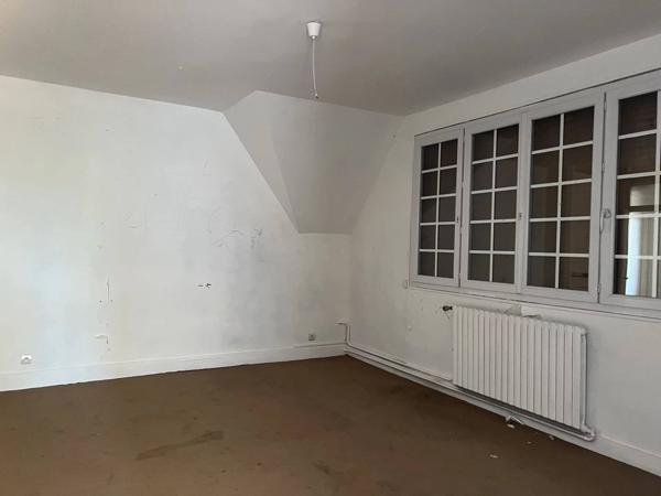 Villa de prestige-434 m2-terrain env 10 000m2