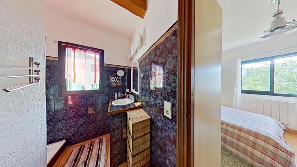 Dpt Pyrénées Orientales (66) - À vendre Villa 139 m² avec Terrasse – Piscine – Garage – Dépendances – Terrain de 1 000 m² environ