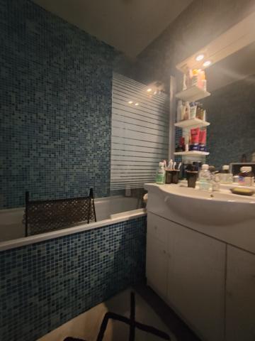 APPARTEMENT RENOVE DE 65 M² AVEC CAVE ET PARKING AU DERNIER ETAGE D'UN IMMEUBLE DE STANDING EN PIERRE DE TAILL Beauvais (60000)