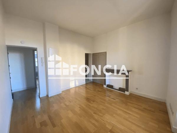 Location Appartement 2 pièces 35.3 m² - 14 RUE SAINT JULIEN Uzes 30700