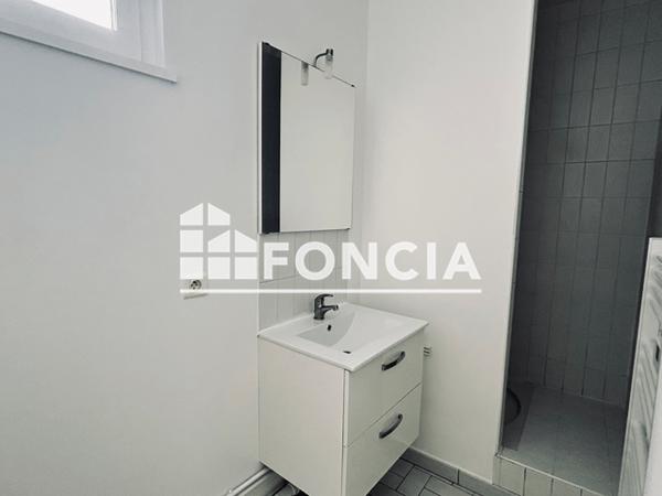 Location Appartement 2 pièces 39.82 m² - 73 RUE EAU DE ROBEC Rouen Cedex 1 76000