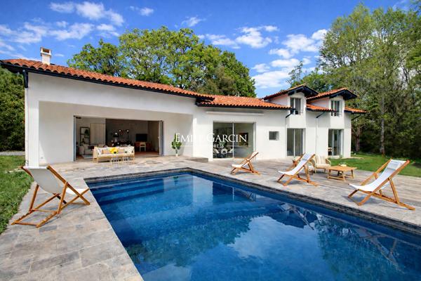 À vendre -  Maison - Ascain -  piscine et vues