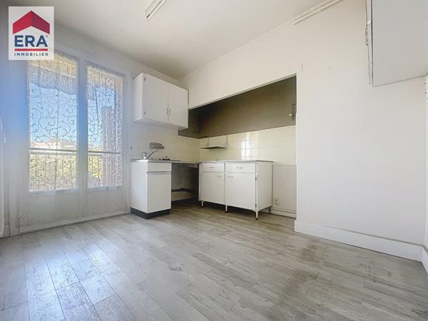 A VENDRE MARSEILLE 13014 SAINTE MARHE APPARTEMENT TYPE 4 AVEC BALCON .