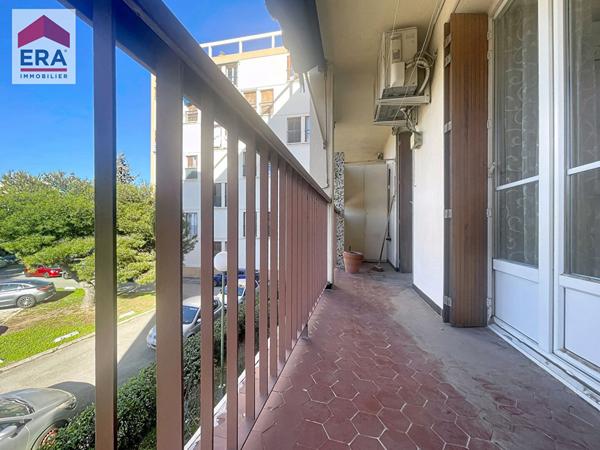 A VENDRE MARSEILLE 13014 SAINTE MARHE APPARTEMENT TYPE 4 AVEC BALCON .