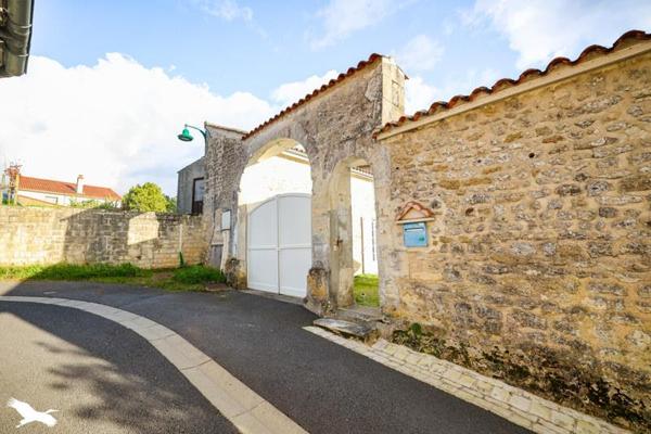 Maison à vendre |  Saint-Simeux |  4 pièces | 85 m²