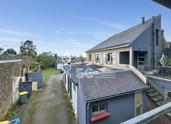 PLOUHINEC : Rare sur le marché d'un immeuble de centre-ville et Projet de division