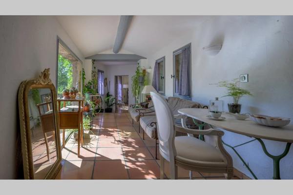 Maison
         9 pièces
        - 265 m² Bien prestige 995 000 € *