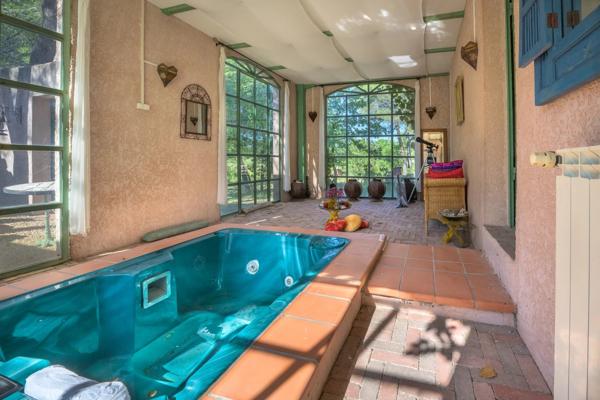Maison
         9 pièces
        - 265 m² Bien prestige 995 000 € *