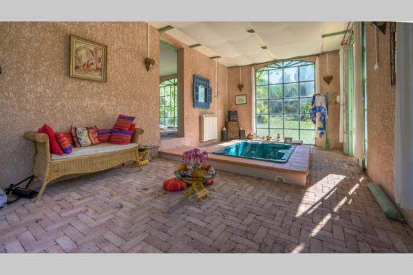 Maison
         9 pièces
        - 265 m² Bien prestige 995 000 € *
