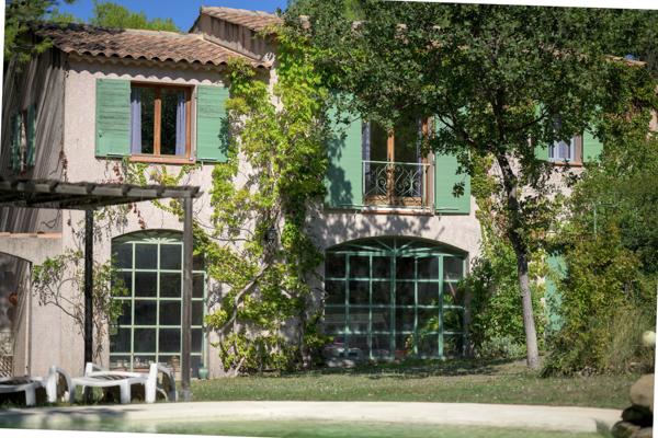 Maison
         9 pièces
        - 265 m² Bien prestige 995 000 € *