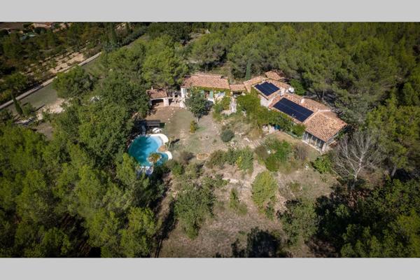 Maison
         9 pièces
        - 265 m² Bien prestige 995 000 € *