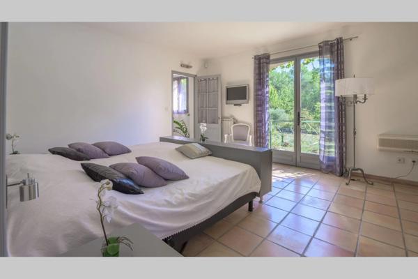 Maison
         9 pièces
        - 265 m² Bien prestige 995 000 € *