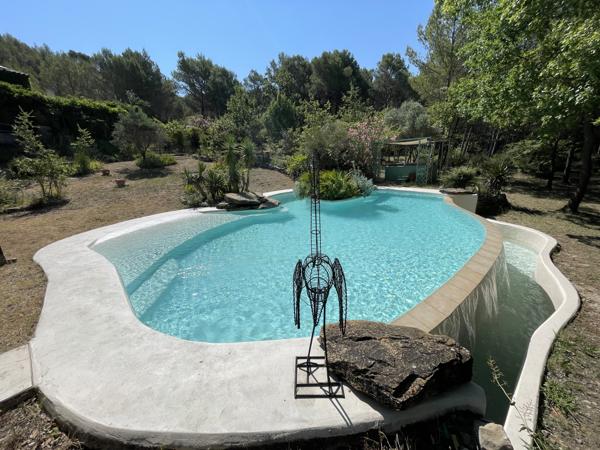 Maison
         9 pièces
        - 265 m² Bien prestige 995 000 € *