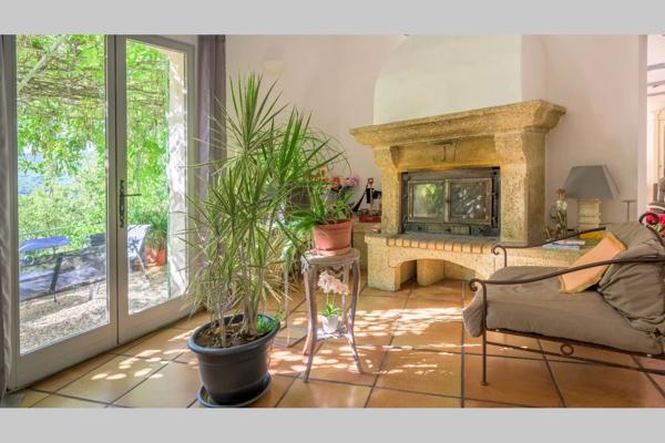Maison
         9 pièces
        - 265 m² Bien prestige 995 000 € *