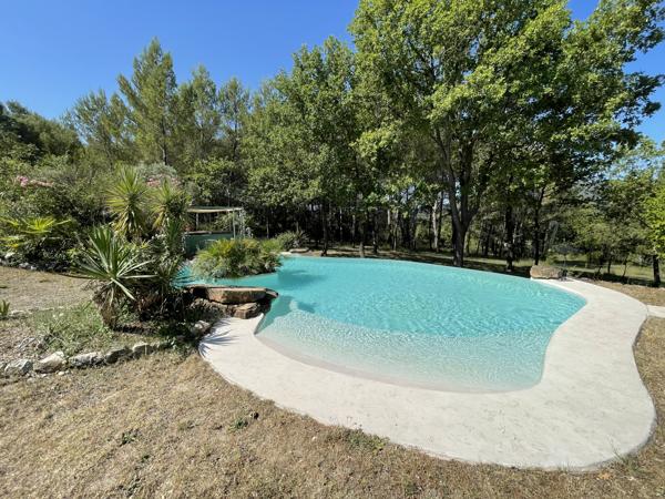 Maison
         9 pièces
        - 265 m² Bien prestige 995 000 € *