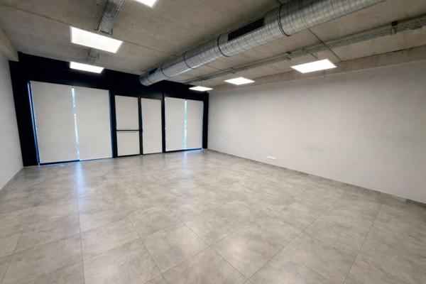 Location / Local Commercial