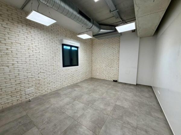 Location / Local Commercial