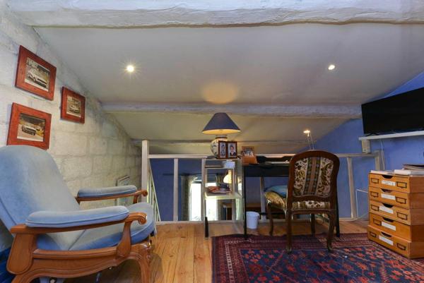 Maison de village de 182m², 4 chambres, garages.