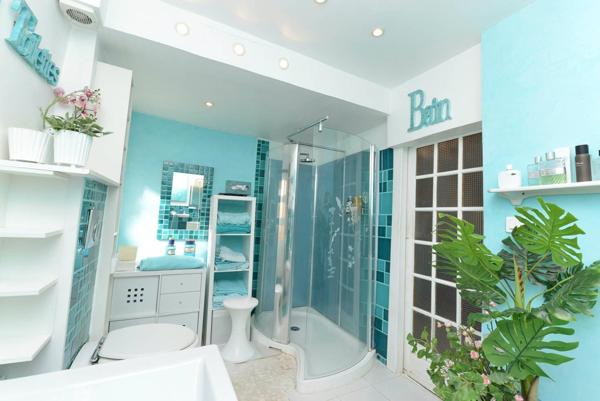 Maison de village de 182m², 4 chambres, garages.