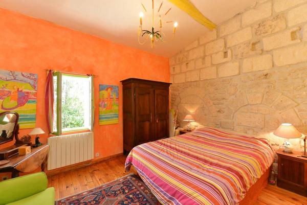 Maison de village de 182m², 4 chambres, garages.