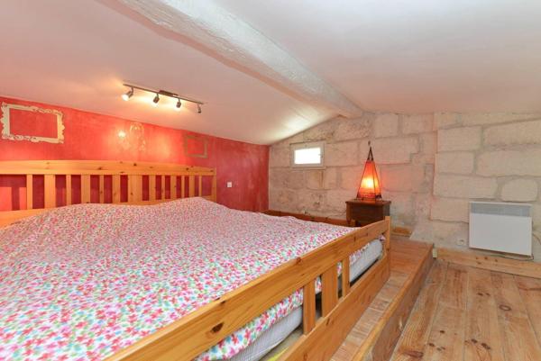 Maison de village de 182m², 4 chambres, garages.