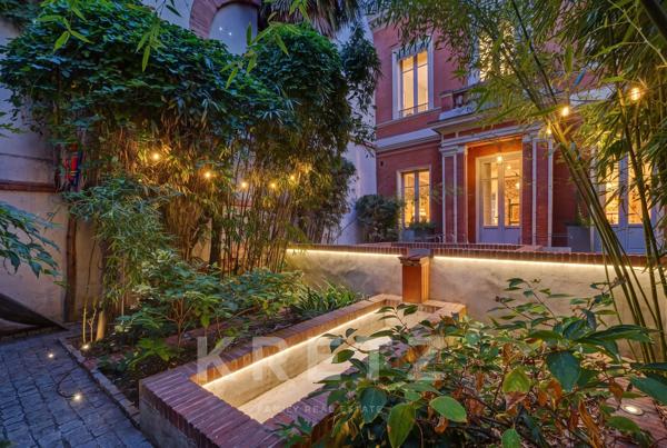 TOULOUSE — UNE MAISON SECRÈTE AVEC JARDIN AU CŒUR DE L’HYPERCENTRE