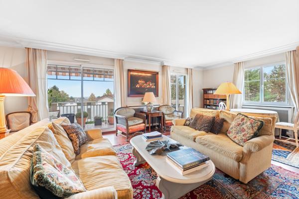 Divonne-les-Bains (01220) Appartement de standing 3 chambres - Centre ville