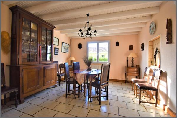 Grande maison + Piscine + double garage !!!