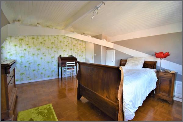 Grande maison + Piscine + double garage !!!