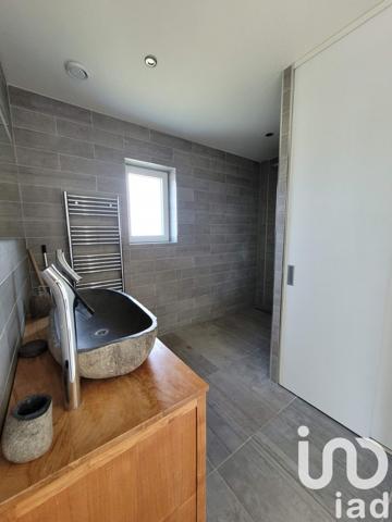 Maison 5 pièces de 137 m² à Condac (16700)