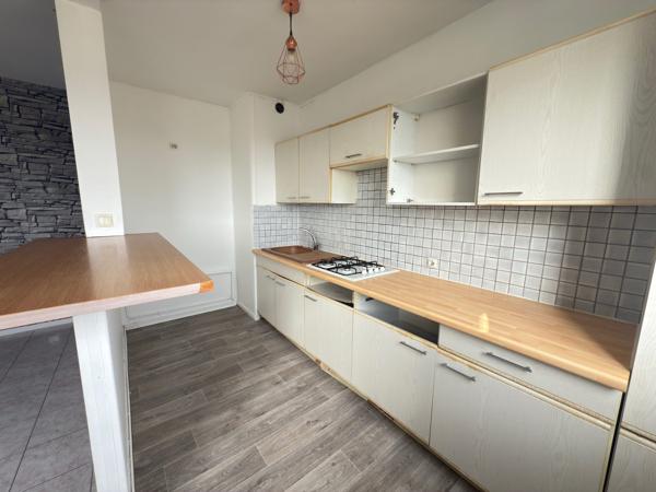 SECTEUR LES JUSTICES -  Appartement T2 à rénover avec ascenseur et stationnement
