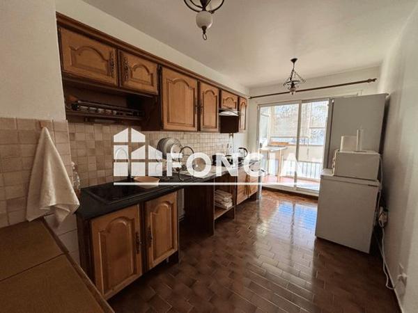 Location Appartement 4 pièces 81.75 m² - 22 AVENUE RHIN ET DANUBE Grenoble 38100