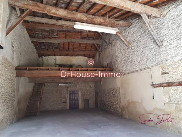 Parking / Box à vendre de 110 m²