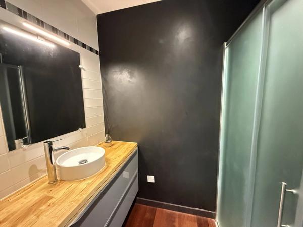 Vente Maison 5 pièces 188 m2 à Saint-Étienne-de-Montluc