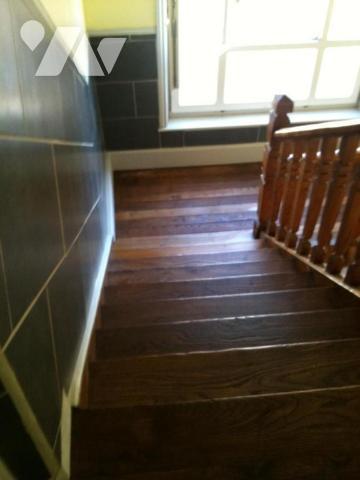 Offrant une vue sur la cour intérieure, l'établissement Aux Pieds de La Cathédrale dans la Viei...