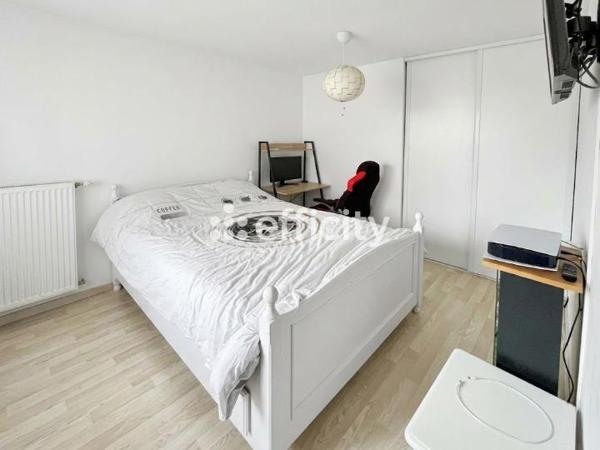 Appartement
         3 pièces
        - 54 m² 241 000 € *