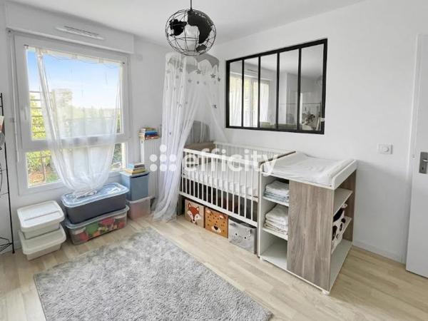 Appartement
         3 pièces
        - 54 m² 241 000 € *